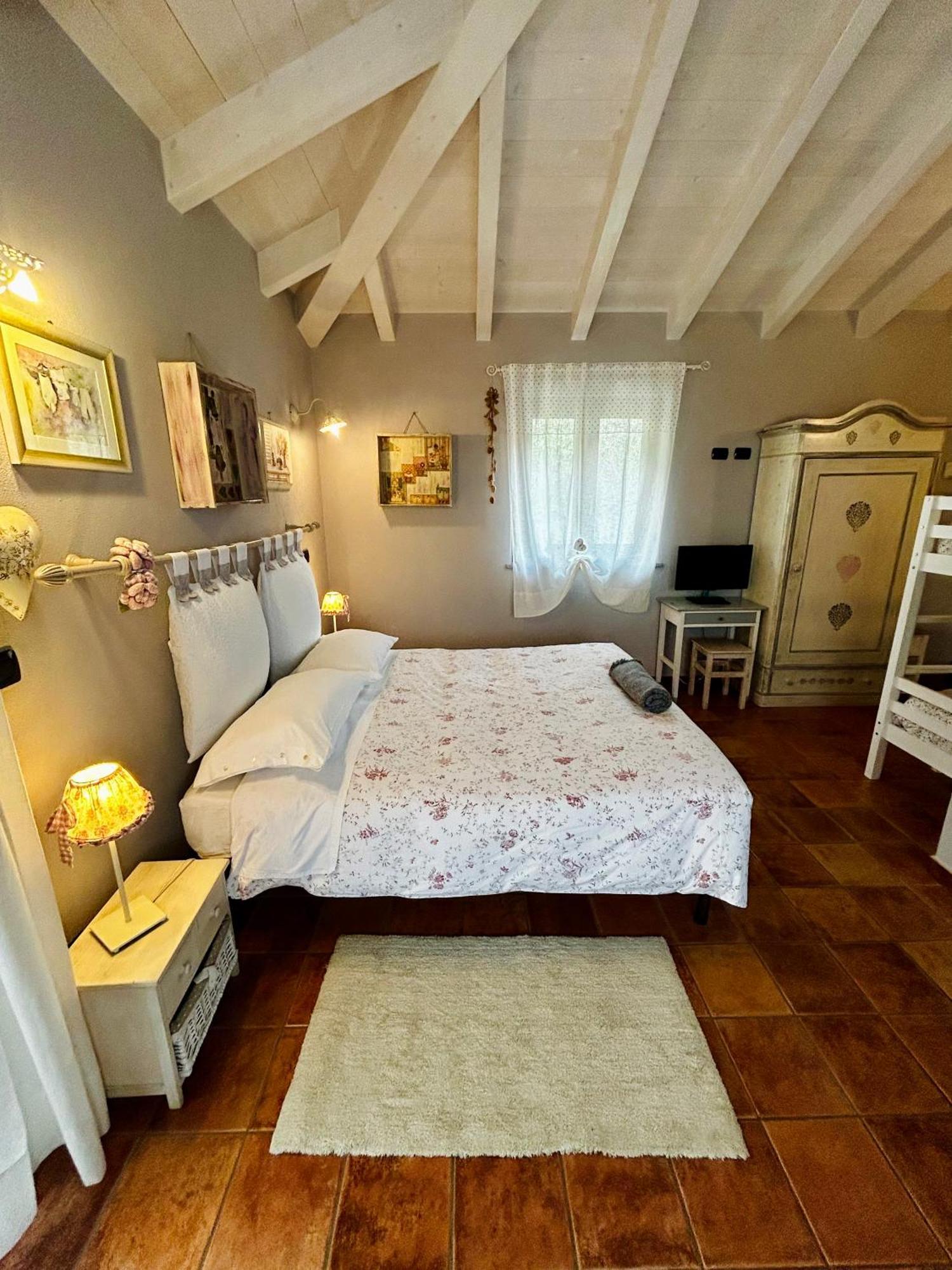 Agriturismo Terra E Cielo Serra Ricco Bagian luar foto